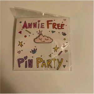 FREE urban outfitters cloud pin NWT